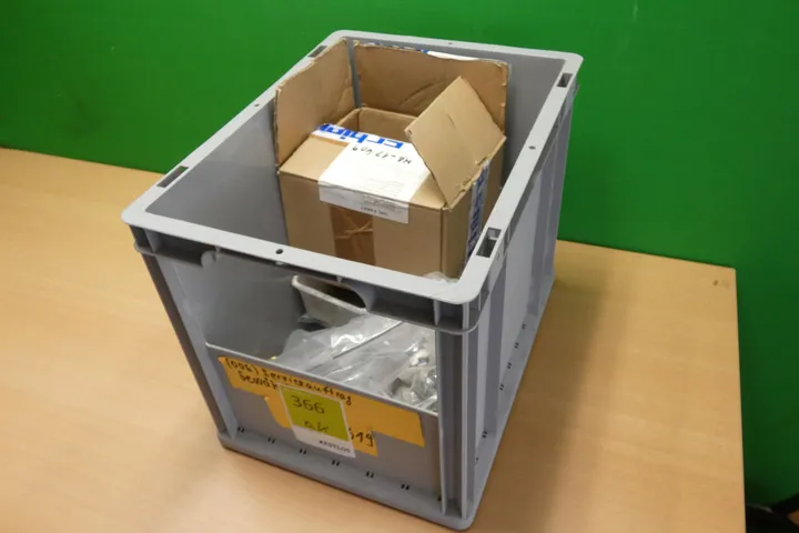 Konvolut Schüco Beschläge & Zubehör ohne Kiste